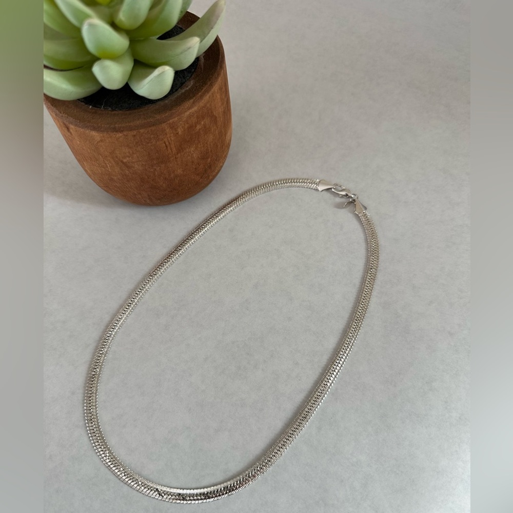 Silver Necklace. Length 18”. By Rinc Lind SP - Picture 3 of 7